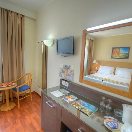 The Preluna 4* סליאמה
