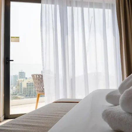 The Preluna Hotel 4*